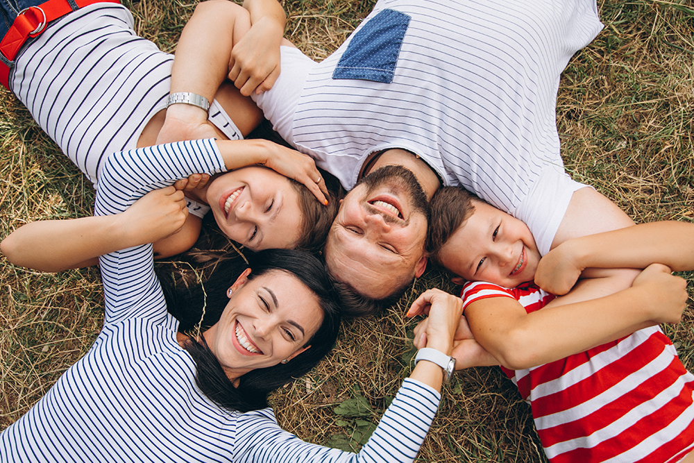 famille-sereine-heureuse